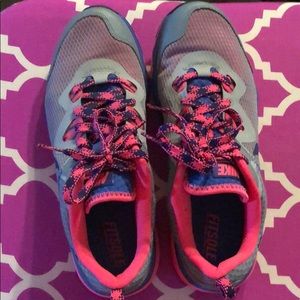 New Nike women’s shoes size 9